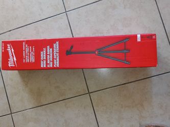 Milwaukee
72 in. Adjustable Laser Level Tripod