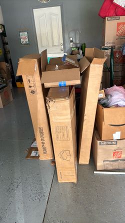 Various sizes from big to small moving or starring storage boxes absolutely free