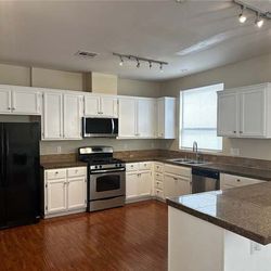Kitchen Cabinets white