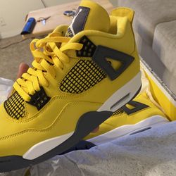 Air Jordan 4 Retro