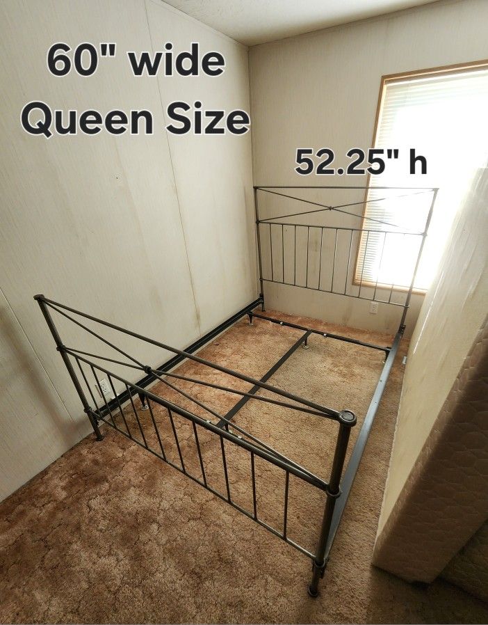 Queen Size Silver metal bedframe 
Headboard and footboard measurements in the pictures