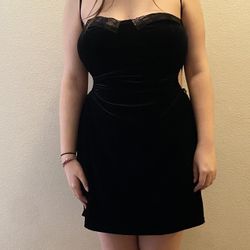 barely used black velvet dress with lace and side cut