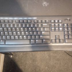 Logitech Wireless Mouse And Keyboard Combo 