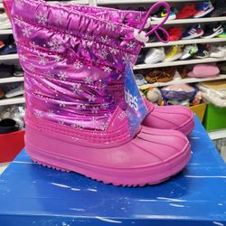 New Snow Boots Size 4 & 5