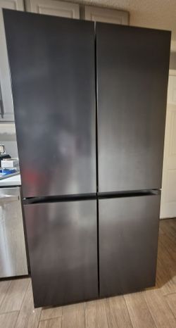 Samsung Bespoke 4 Door Flex fridge with beverage station and wifi