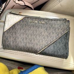 Micheal Kors Wallet 