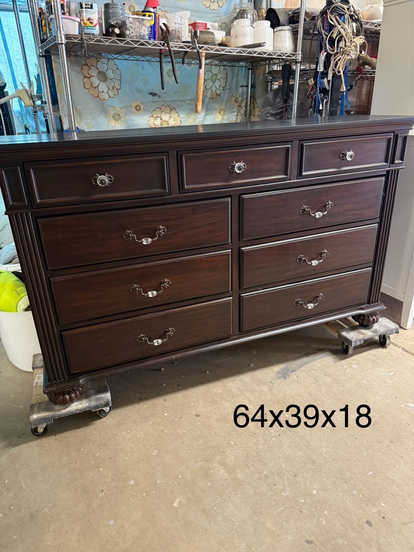 Dresser
