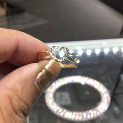10k Gold Ring Lady’s .we Have On Special Deal…