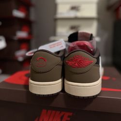 Size 9 Big Brown Traviissss Scoottttsss Nikeee Collaaabss Mochasss :p