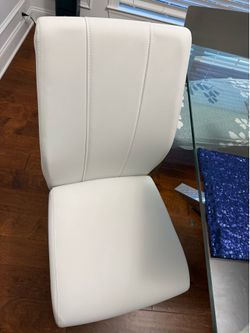 Beautiful dania Dining table