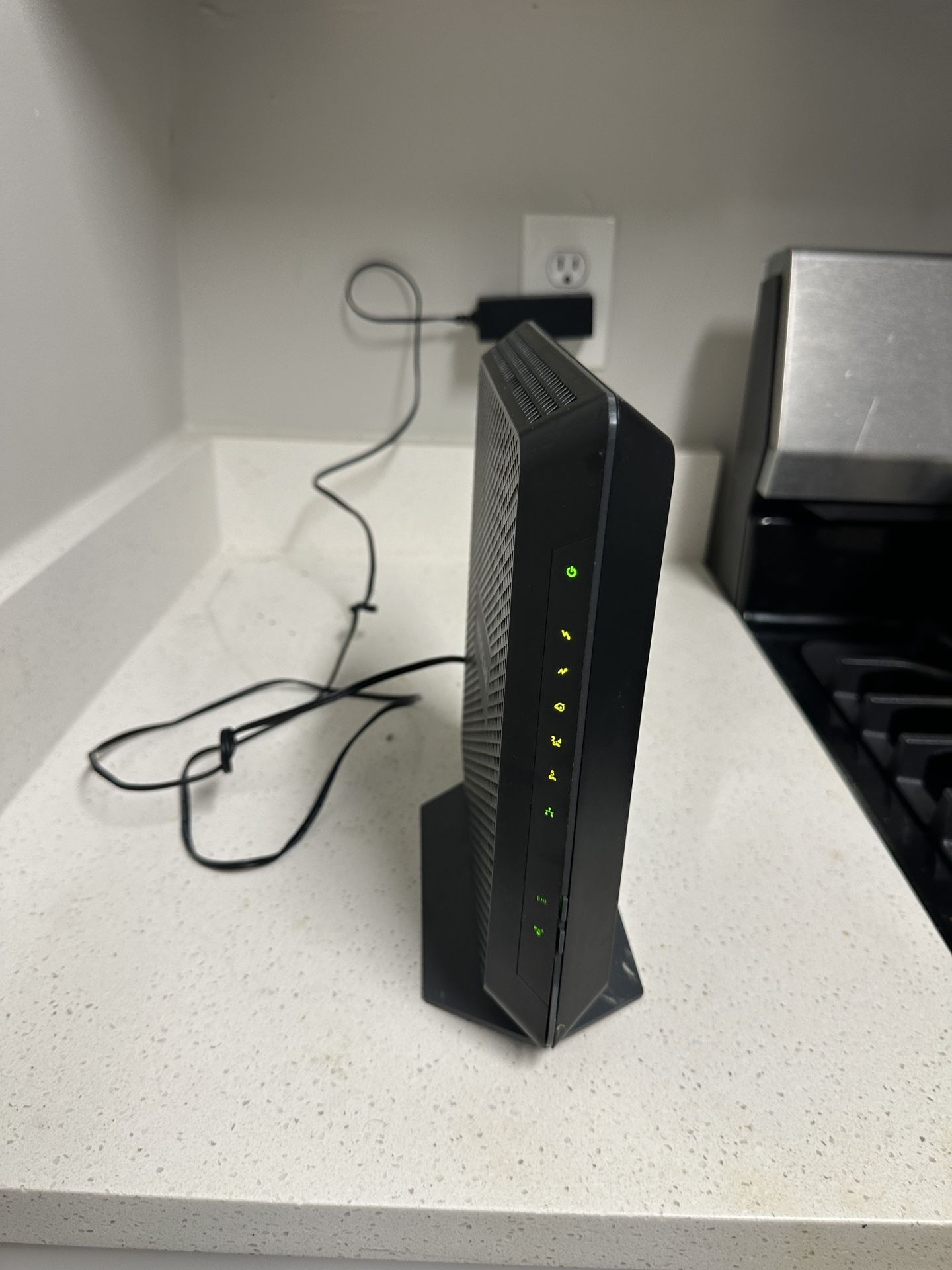 Netgear AC1900 Wi-Fi cable modem router model number C7000 v2