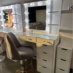  Vanity Table & Mirror Set 