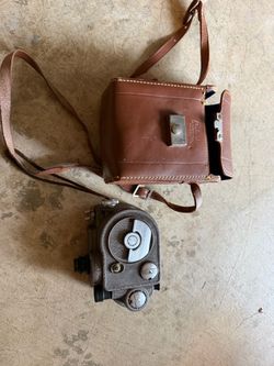 Vintage 8mm Film Camera with Leather Case