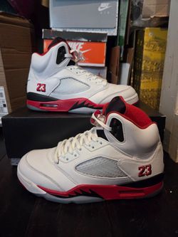 Jordan 5 Fire Red (2025) - Size 9