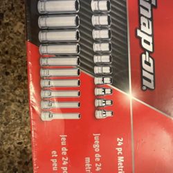 Snap on 24 piece metric shallow and deep socket set