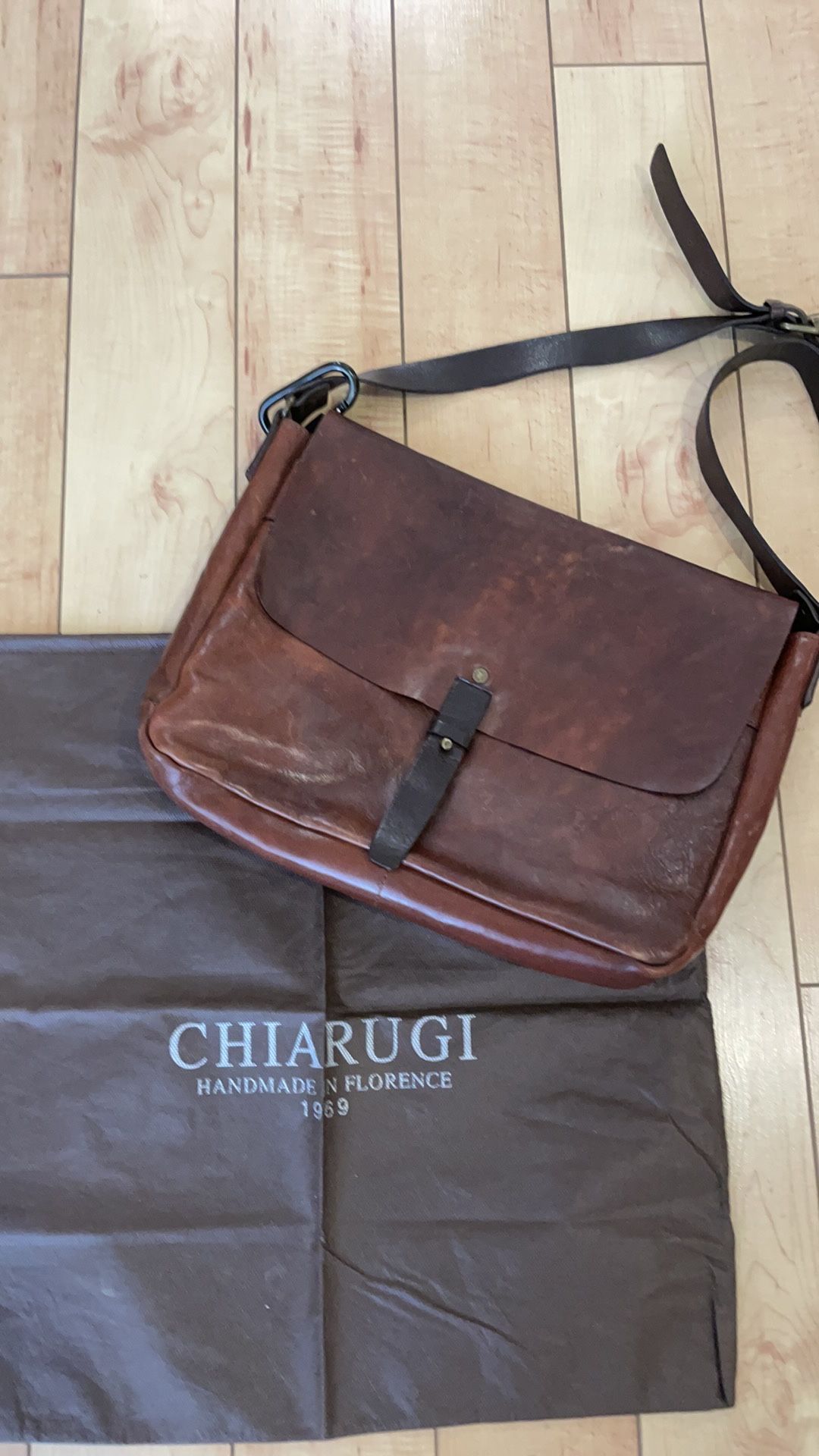 Chiarugi Old Tuscany Leather Messenger NWT