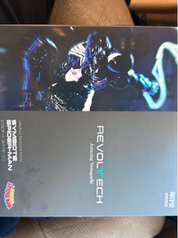 Revoltech symbiote Spider-Man