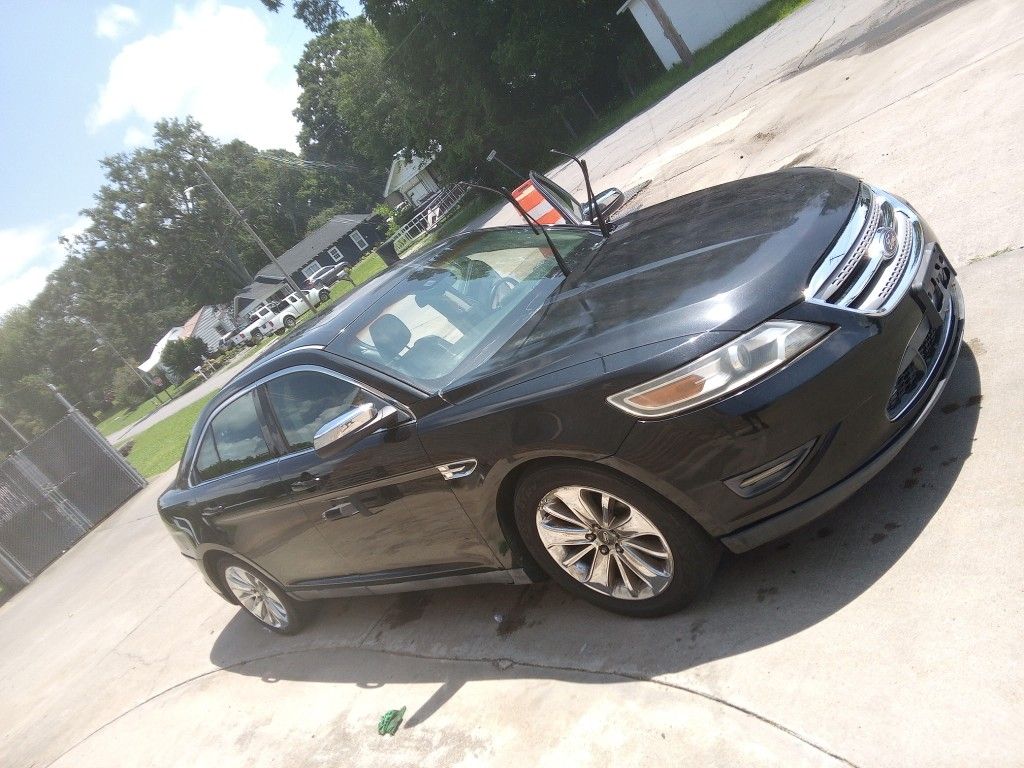2010 Ford Taurus