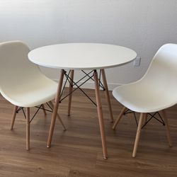 Mid Century Modern Chair And Tables