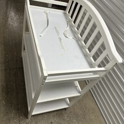 BABY CHANGING TABLE