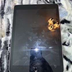 iPad 6th Gen 138gb