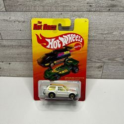 Hot wheels The Hot Ones White  ‘2011 Packin ‘ Pacer • Die Cast Metal • Made in Thailand 