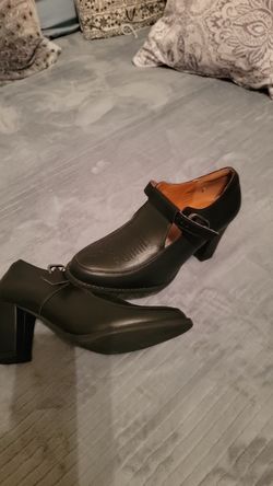 Dress shoes