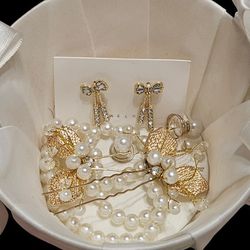 Flower Girl Gift w/White Basket, Pearl Bracelet, Bow Earings, Bedazzle Hair Pins