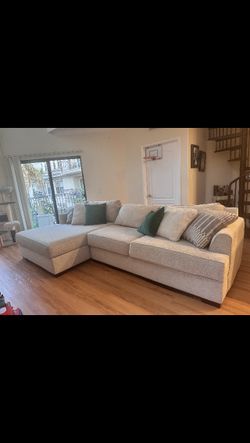 Dahlia Couch 50 Delivery Fee If In Range