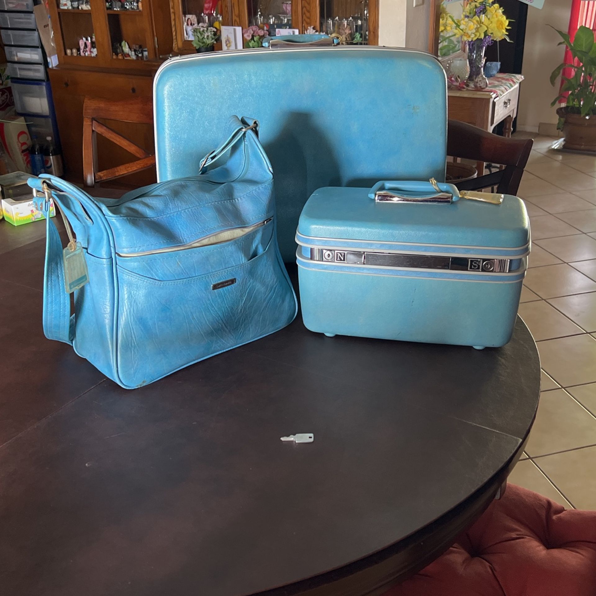 3 Piece Vintage Samsonite Luggage
