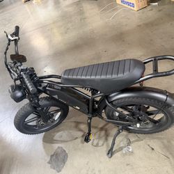 1500W Motor, Up to 28 MPH