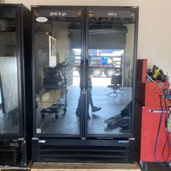 Master-Bilt 2-Door Refrigerator 