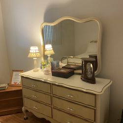 Dresser With Mirror-6 Drawers
