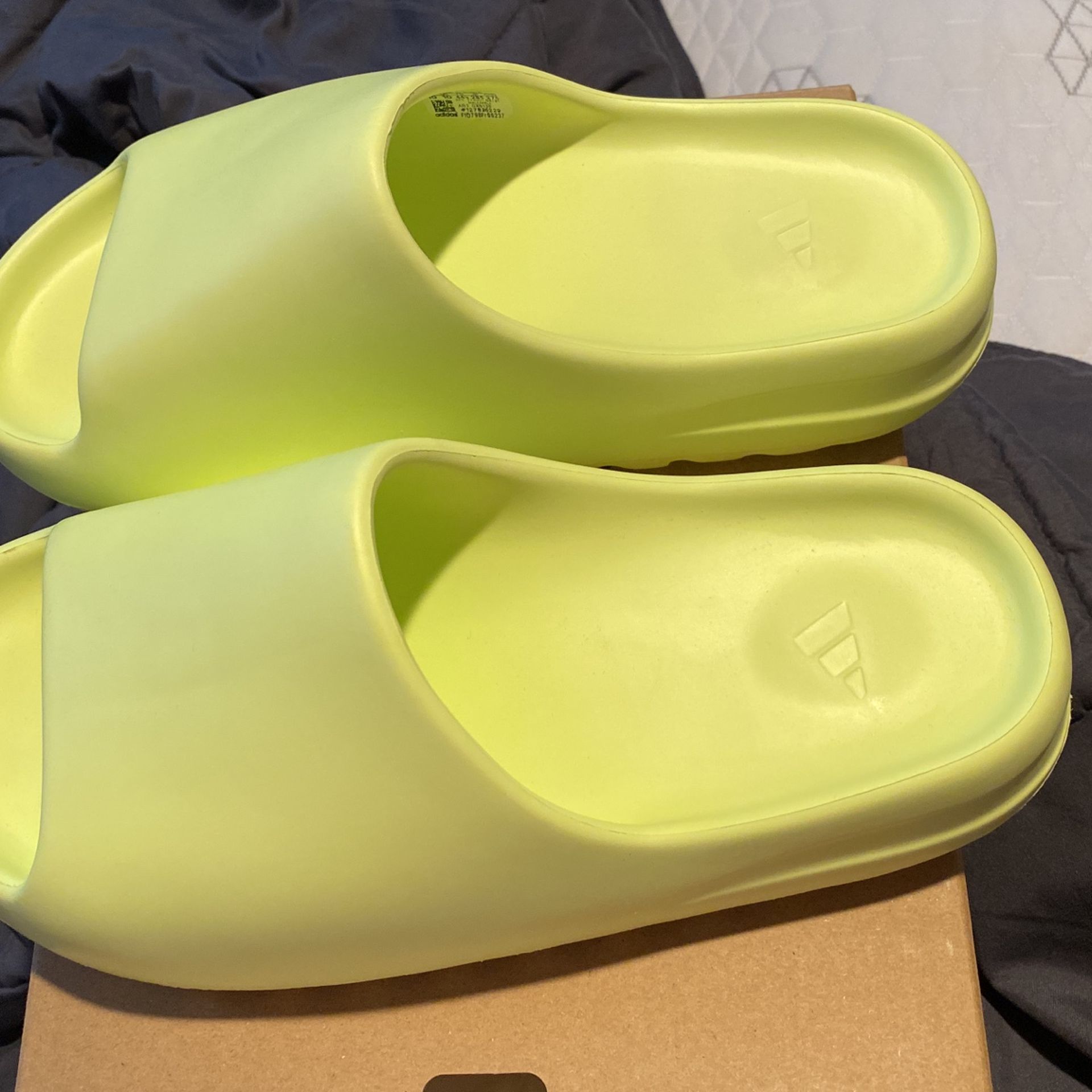 Yeezy Slides Neon (Size 10)