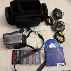 Sony Handycam  DCR-TRV-280 Digital-8 Camcorder- Silver With Battery Fair 
