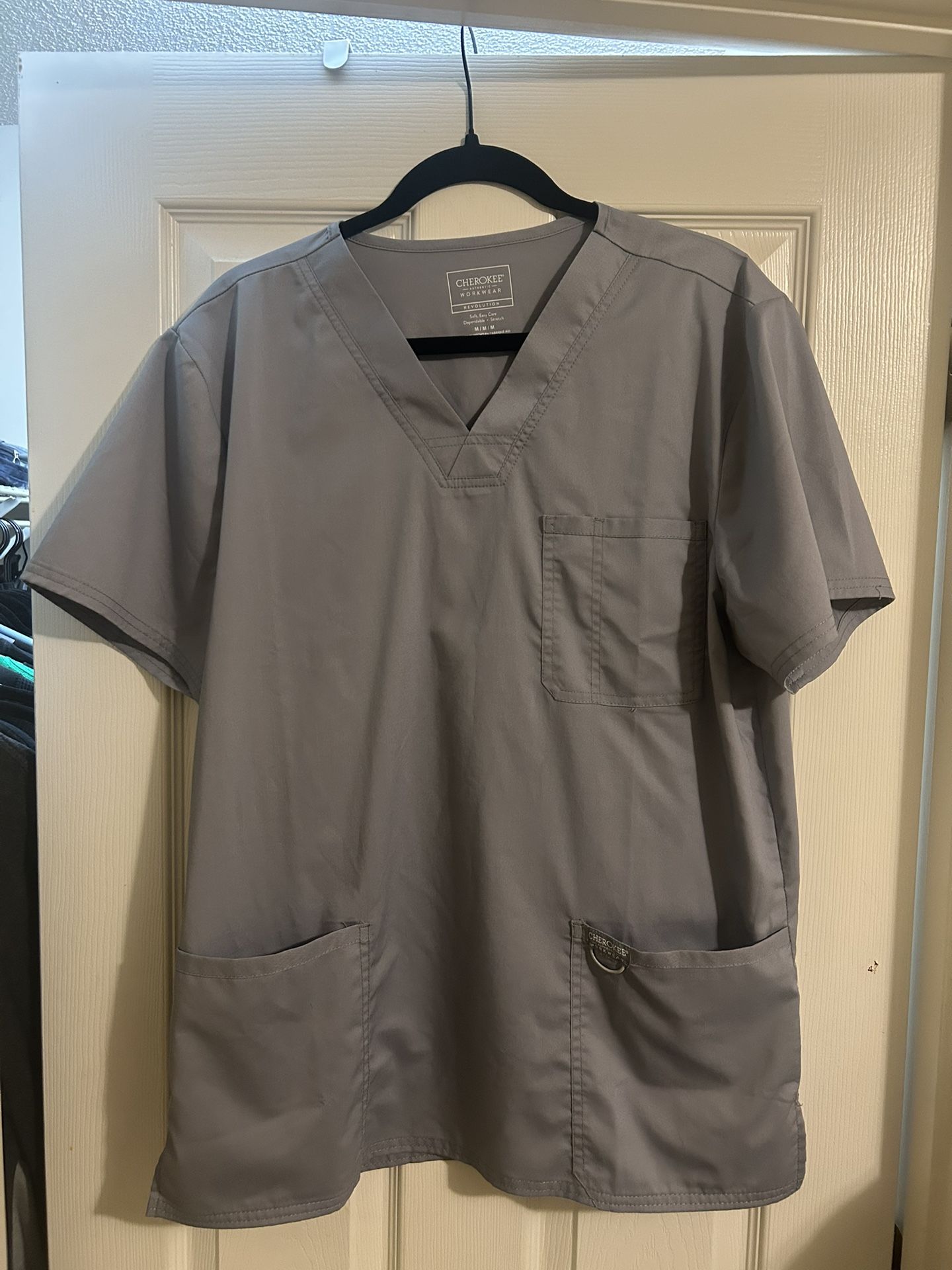 Cherokee Gray Scrub Top (M) (2 of 2)