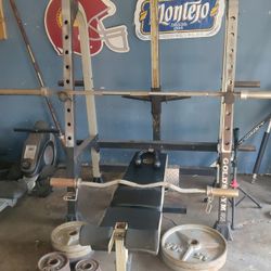 Gold's Gym XR35 Squat Rack With 330LBS Of Weights 