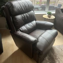 Recliner Chair - Lazy Boy - Electric - Deep Brown Real Leather 