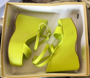 Michael Kors Lime Green Platform Sandals SIZE 7