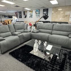 Increíble End Of The Month Sale!! Power Reclining Living Room Set Now Only $1999