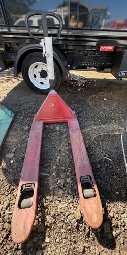 🔥 PALLET JACKS $75 EACH – 4 AVAILABLE 🔥