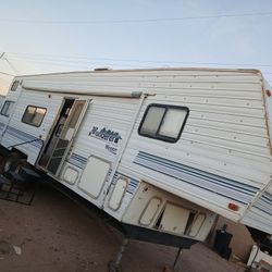 2000 Toy Hauler  With Títle