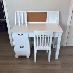 Desk..Small..Kids 