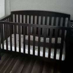 Baby crib With Changing Table $90