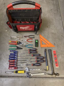 Milwaukee 15” pack out tote with tools