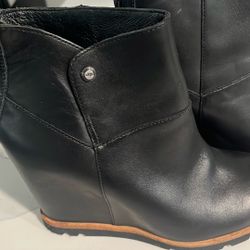 UGG # 7