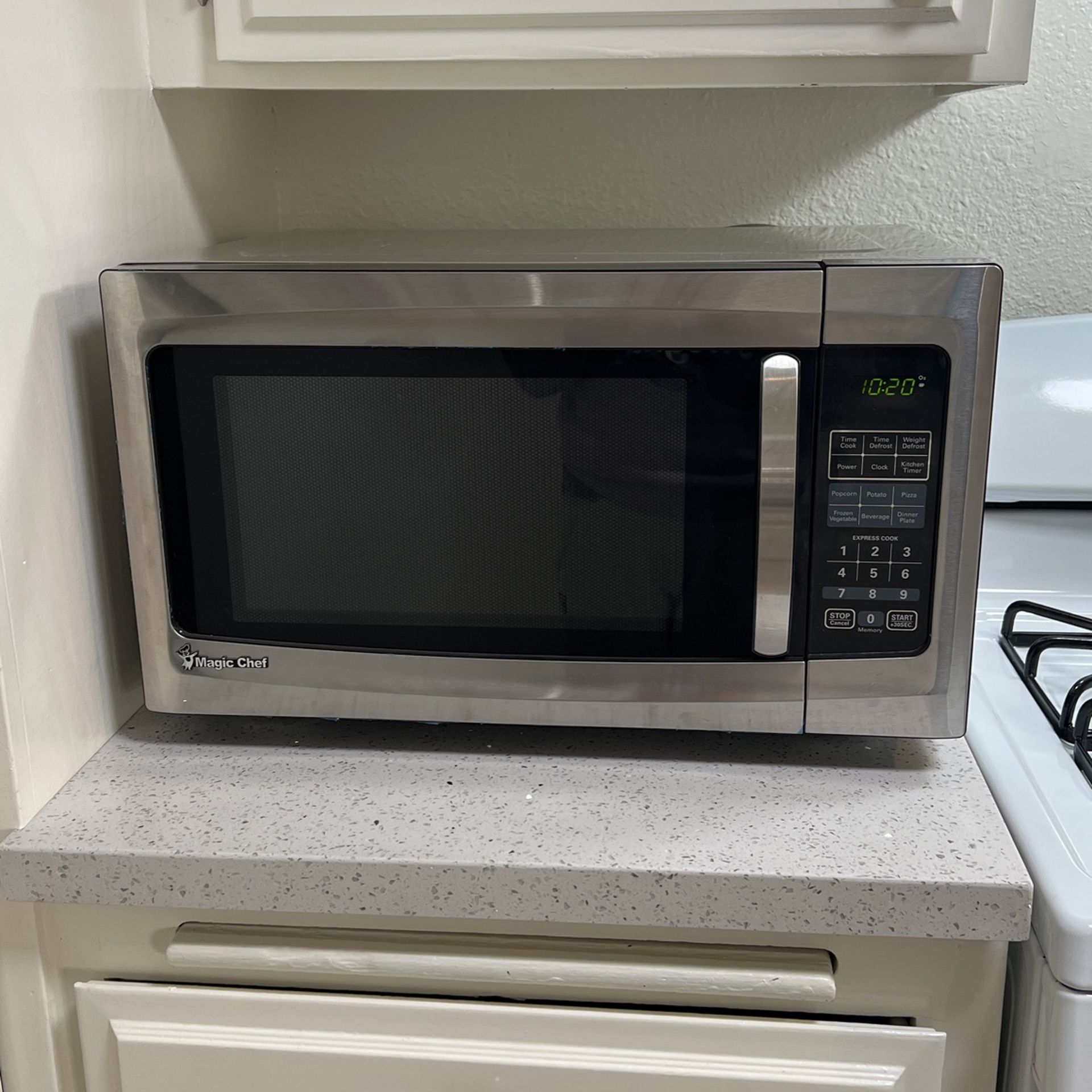 Magic Chef Countertop Microwave