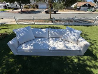 Living Spaces Utopia Sofa