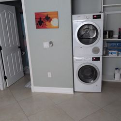 Bosch washer Dryer Combo Set Stackable