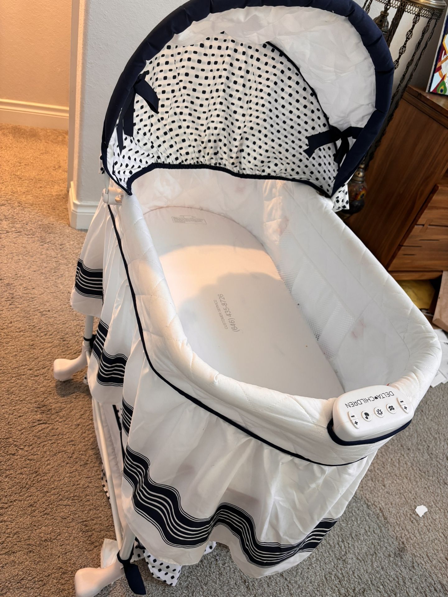 Delta Children Marina Smooth Glide Bassinet Nursery furniture Decor